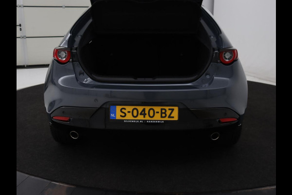 Mazda 3 2.0 e-SkyActiv-G M Hybrid 150 Homura | Stoelverwarming | Head-Up | Adaptive cruise | Camera | Carplay | Keyless | Full LED | Navigatie | Dodehoek detectie | 58.800km NAP | Origineel NL