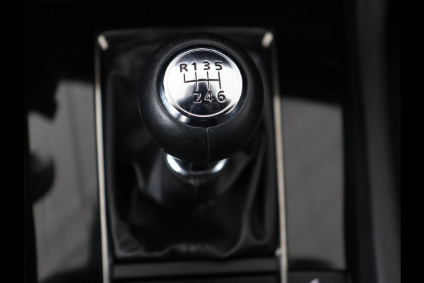 Mazda 3 2.0 e-SkyActiv-G M Hybrid 150 Homura | Stoelverwarming | Head-Up | Adaptive cruise | Camera | Carplay | Keyless | Full LED | Navigatie | Dodehoek detectie | 58.800km NAP | Origineel NL