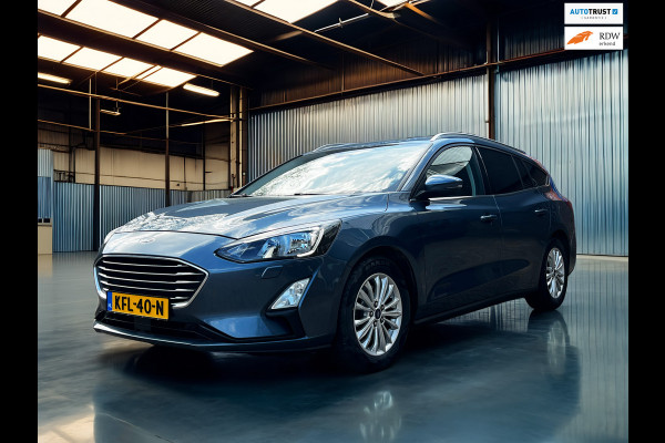 Ford FOCUS Wagon 1.0 EcoBoost Vignale carplay_Camera_trekh_4x nw banden