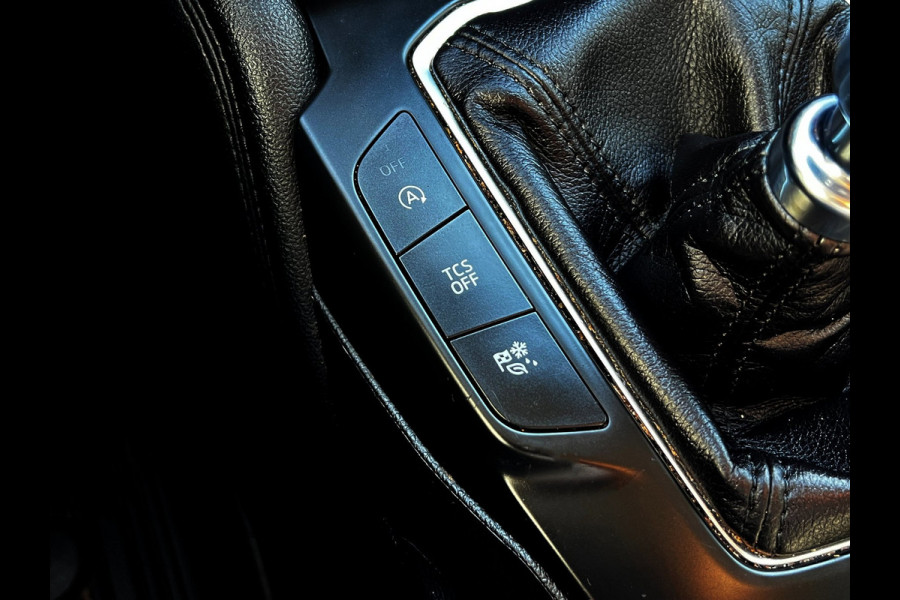 Ford FOCUS Wagon 1.0 EcoBoost Vignale carplay_Camera_trekh_4x nw banden