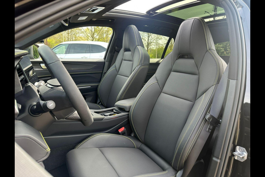 Lynk & Co 01 1.5 More | Lederen bekleding | Panorama dak | Stuur & Stoelverwarming | Infinity Audio | 20 Inch LMV | Camera voor en achter | Elek. klep | Elek. stoelen