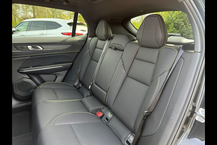 Lynk & Co 01 1.5 More | Lederen bekleding | Panorama dak | Stuur & Stoelverwarming | Infinity Audio | 20 Inch LMV | Camera voor en achter | Elek. klep | Elek. stoelen