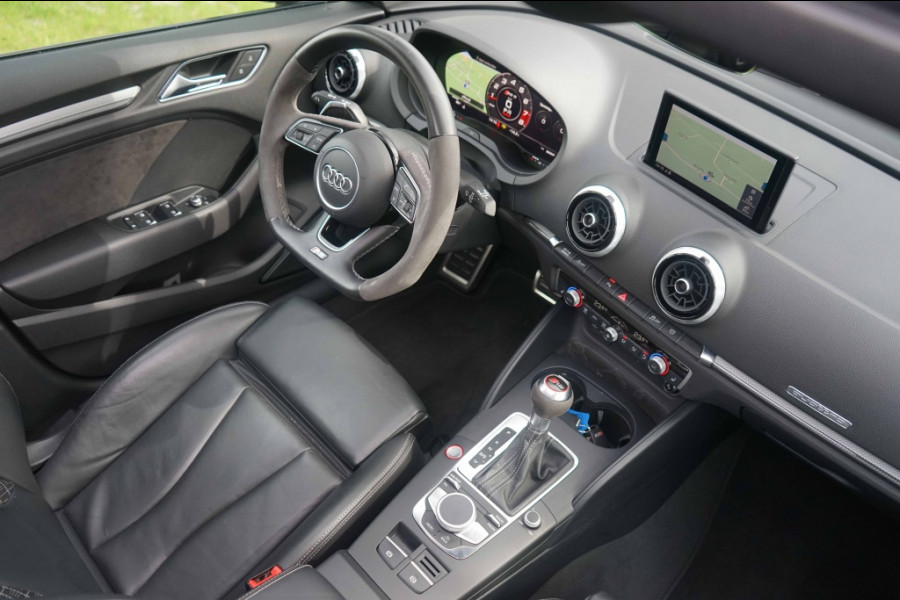 Audi RS3 Sportback 2.5 TFSI Quattro Pano/ACC/RS-Zetels/B&O/Nardo