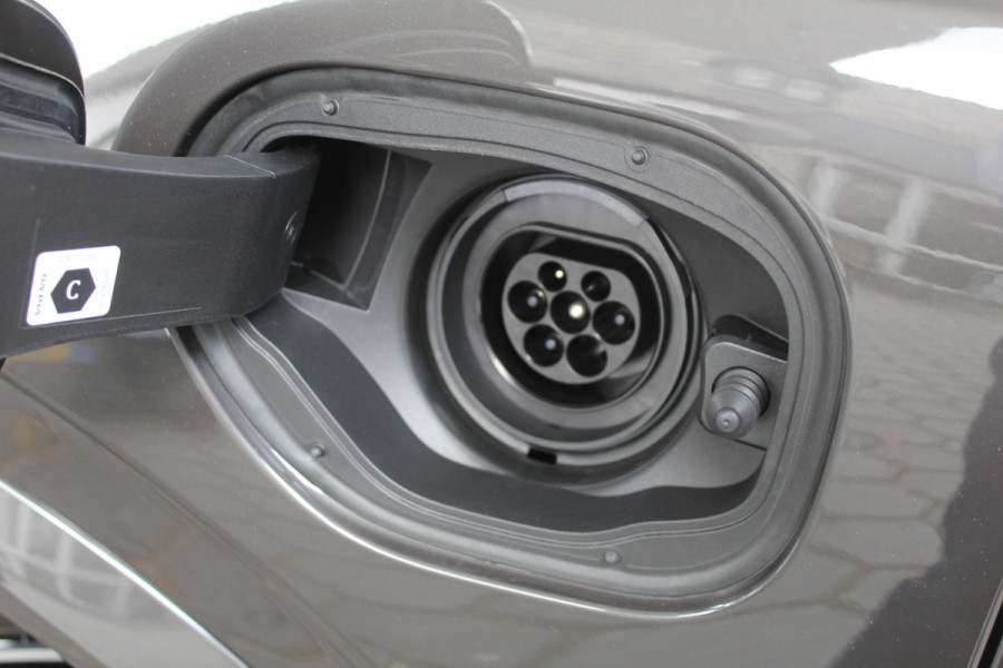 Volvo XC90 2.0 T8 Plug-in hybrid AWD Ultra Dark Exec. Ed. | Full Options | B&W | Luchtvering | Massage