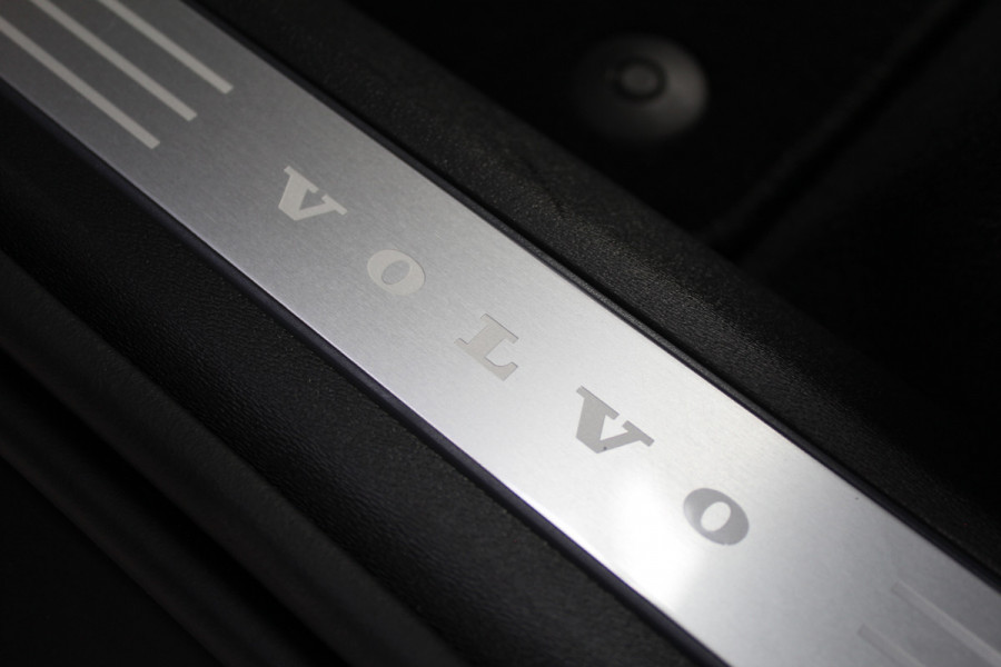 Volvo XC90 2.0 T8 Plug-in hybrid AWD Ultra Dark Exec. Ed. | Full Options | B&W | Luchtvering | Massage