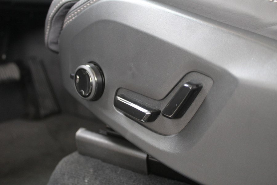 Volvo XC90 2.0 T8 Plug-in hybrid AWD Ultra Dark Exec. Ed. | Full Options | B&W | Luchtvering | Massage