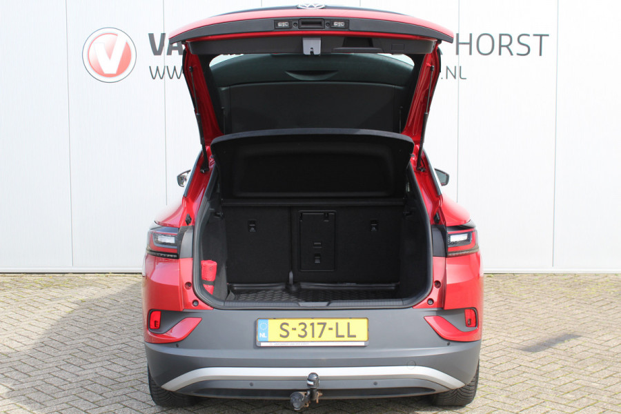 Volkswagen ID.4 Pure 52kWh ELEKTRISCH. Serieus nette en mooie VW ID.4 ! Autm. airco dual, stoelverwarming, LM wielen met AllSeason banden, metallic lak Two tone, trekhaak, LED verlichting, parkeersensoren, navigatie, telefoonvoorb., leer/alcantara bekleding etc.