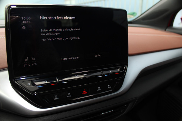 Volkswagen ID.4 Pure 52kWh ELEKTRISCH. Serieus nette en mooie VW ID.4 ! Autm. airco dual, stoelverwarming, LM wielen met AllSeason banden, metallic lak Two tone, trekhaak, LED verlichting, parkeersensoren, navigatie, telefoonvoorb., leer/alcantara bekleding etc.