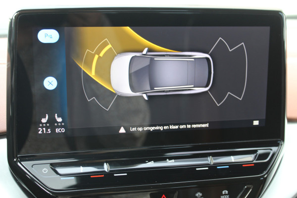 Volkswagen ID.4 Pure 52kWh ELEKTRISCH. Serieus nette en mooie VW ID.4 ! Autm. airco dual, stoelverwarming, LM wielen met AllSeason banden, metallic lak Two tone, trekhaak, LED verlichting, parkeersensoren, navigatie, telefoonvoorb., leer/alcantara bekleding etc.