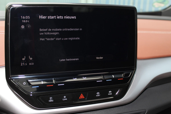 Volkswagen ID.4 Pure 52kWh ELEKTRISCH. Serieus nette en mooie VW ID.4 ! Autm. airco dual, stoelverwarming, LM wielen met AllSeason banden, metallic lak Two tone, trekhaak, LED verlichting, parkeersensoren, navigatie, telefoonvoorb., leer/alcantara bekleding etc.