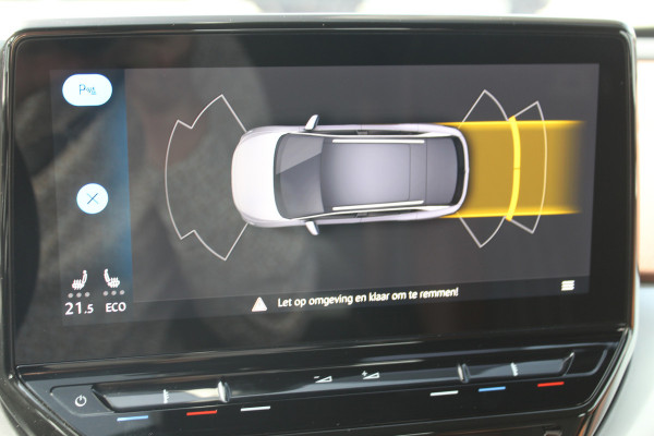 Volkswagen ID.4 Pure 52kWh ELEKTRISCH. Serieus nette en mooie VW ID.4 ! Autm. airco dual, stoelverwarming, LM wielen met AllSeason banden, metallic lak Two tone, trekhaak, LED verlichting, parkeersensoren, navigatie, telefoonvoorb., leer/alcantara bekleding etc.
