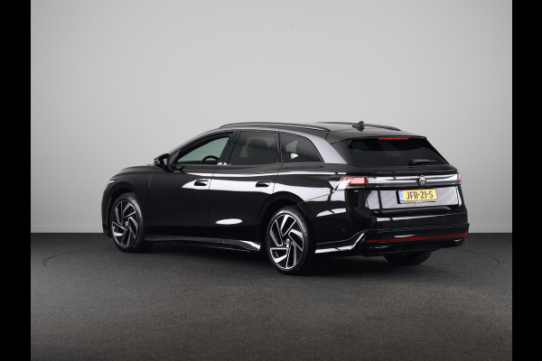 Volkswagen ID.7 Tourer Pro Business 77 kWh accu. 210 kW / 286 pk Variant | Camera | Elektrische stoelen | Head Up display | Elektrische achterklep |