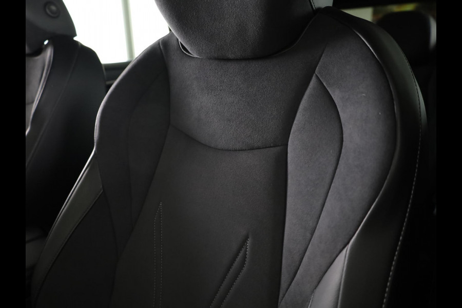 Volkswagen ID.7 Tourer Pro Business 77 kWh accu. 210 kW / 286 pk Variant | Camera | Elektrische stoelen | Head Up display | Elektrische achterklep |