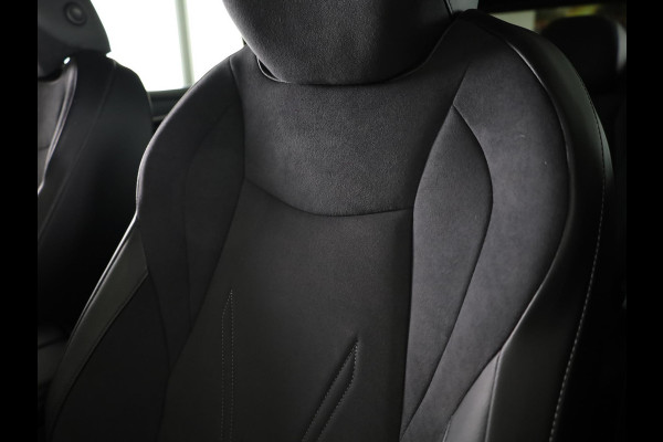 Volkswagen ID.7 Tourer Pro Business 77 kWh accu. 210 kW / 286 pk Variant | Camera | Elektrische stoelen | Head Up display | Elektrische achterklep |