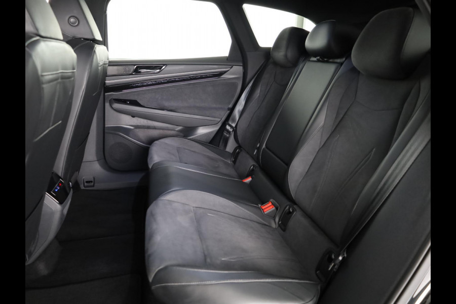 Volkswagen ID.7 Tourer Pro Business 77 kWh accu. 210 kW / 286 pk Variant | Camera | Elektrische stoelen | Head Up display | Elektrische achterklep |