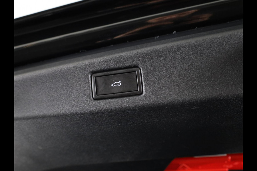 Volkswagen ID.7 Tourer Pro Business 77 kWh accu. 210 kW / 286 pk Variant | Camera | Elektrische stoelen | Head Up display | Elektrische achterklep |