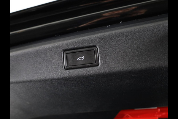 Volkswagen ID.7 Tourer Pro Business 77 kWh accu. 210 kW / 286 pk Variant | Camera | Elektrische stoelen | Head Up display | Elektrische achterklep |