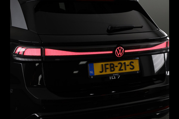 Volkswagen ID.7 Tourer Pro Business 77 kWh accu. 210 kW / 286 pk Variant | Camera | Elektrische stoelen | Head Up display | Elektrische achterklep |