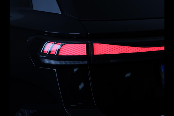 Volkswagen ID.7 Tourer Pro Business 77 kWh accu. 210 kW / 286 pk Variant | Camera | Elektrische stoelen | Head Up display | Elektrische achterklep |