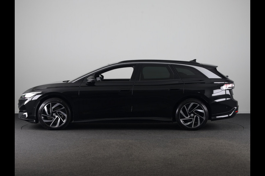 Volkswagen ID.7 Tourer Pro Business 77 kWh accu. 210 kW / 286 pk Variant | Camera | Elektrische stoelen | Head Up display | Elektrische achterklep |