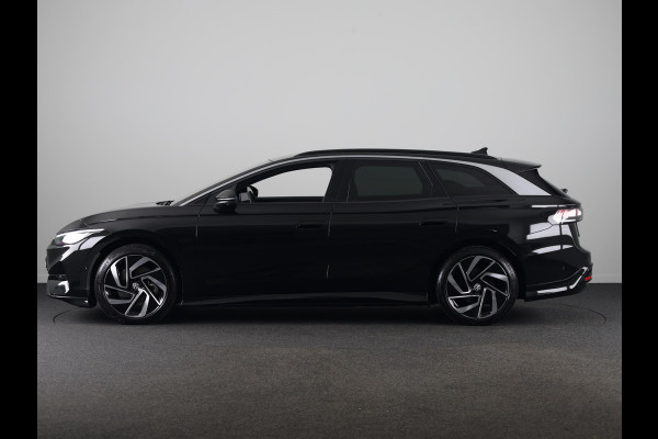 Volkswagen ID.7 Tourer Pro Business 77 kWh accu. 210 kW / 286 pk Variant | Camera | Elektrische stoelen | Head Up display | Elektrische achterklep |