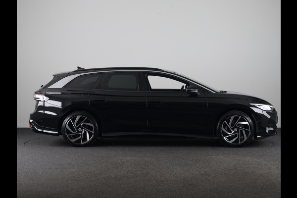 Volkswagen ID.7 Tourer Pro Business 77 kWh accu. 210 kW / 286 pk Variant | Camera | Elektrische stoelen | Head Up display | Elektrische achterklep |