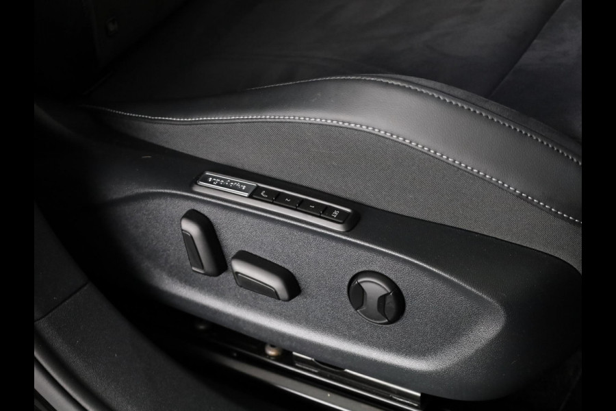 Volkswagen ID.7 Tourer Pro Business 77 kWh accu. 210 kW / 286 pk Variant | Camera | Elektrische stoelen | Head Up display | Elektrische achterklep |