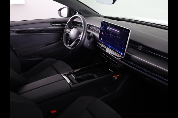 Volkswagen ID.7 Tourer Pro Business 77 kWh accu. 210 kW / 286 pk Variant | Camera | Elektrische stoelen | Head Up display | Elektrische achterklep |