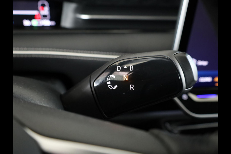 Volkswagen ID.7 Tourer Pro Business 77 kWh accu. 210 kW / 286 pk Variant | Camera | Elektrische stoelen | Head Up display | Elektrische achterklep |