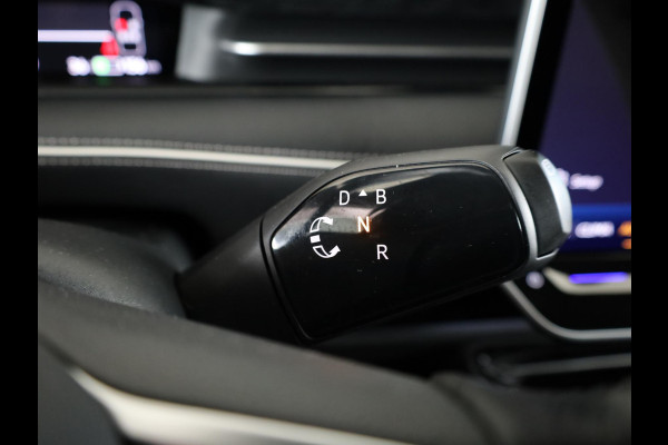 Volkswagen ID.7 Tourer Pro Business 77 kWh accu. 210 kW / 286 pk Variant | Camera | Elektrische stoelen | Head Up display | Elektrische achterklep |