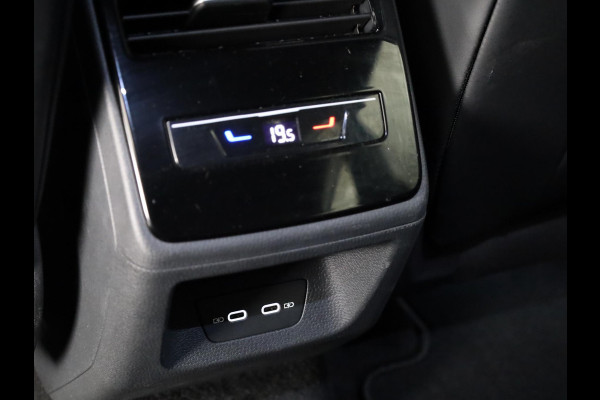 Volkswagen ID.7 Tourer Pro Business 77 kWh accu. 210 kW / 286 pk Variant | Camera | Elektrische stoelen | Head Up display | Elektrische achterklep |