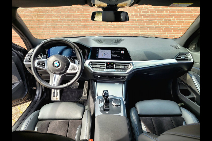 BMW 3 Serie Touring 330e M-sport, Adap. Cruise, H&K. Trekhaak, Adap. M-onderstel, 292PK