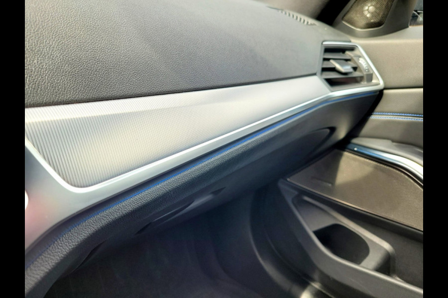 BMW 3 Serie Touring 330e M-sport, Adap. Cruise, H&K. Trekhaak, Adap. M-onderstel, 292PK