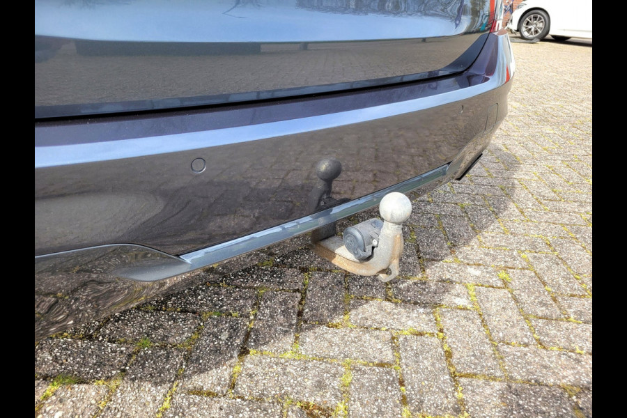 BMW 3 Serie Touring 330e M-sport, Adap. Cruise, H&K. Trekhaak, Adap. M-onderstel, 292PK