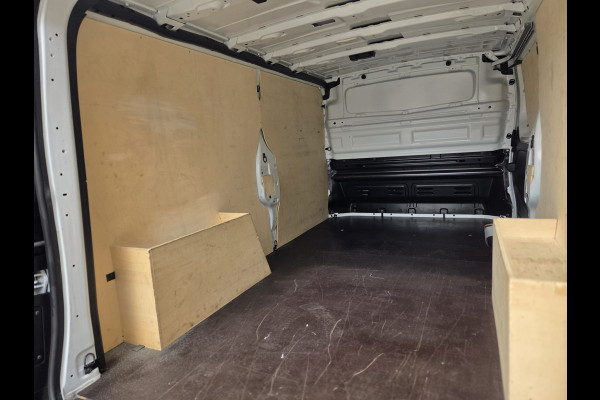 Renault Trafic 2.0 dCi 130 Pk L2 Airco Cruise control Parkeersensors