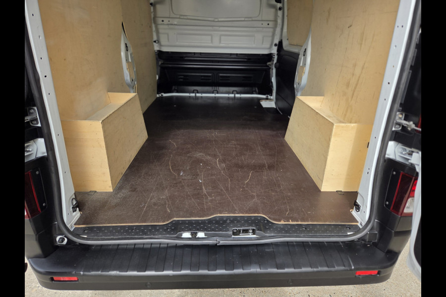 Renault Trafic 2.0 dCi 130 Pk L2 Airco Cruise control Parkeersensors