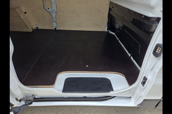 Renault Trafic 2.0 dCi 130 Pk L2 Airco Cruise control Parkeersensors