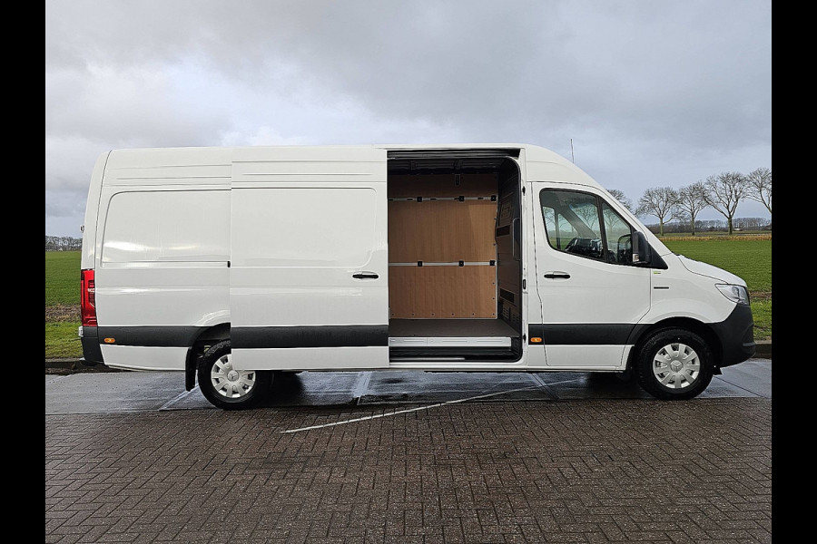 Mercedes-Benz eSprinter 314 L2 81kWh 300Km WLTP L3H2 136Pk 270Gr-Achterdeuren Camera Mbux10 BPM-Vrij!