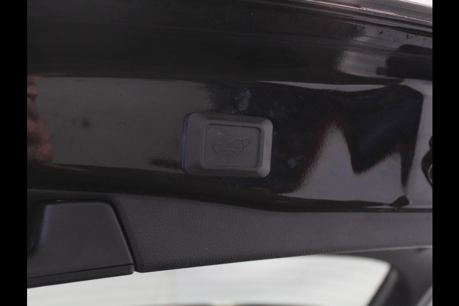 Toyota RAV4 2.5 Hybrid Style CARPLAY | LMV18 | CLIMATE | LED | ADAPCRUISE | LEDER | ELECAKLEP | AFNTRHAAK | NAVI | 360CAMERA | STOELVERW