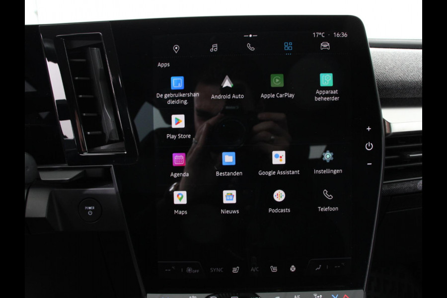 Renault Mégane E-Tech Comfort range Evolution 60 kWh SOH 95.4% Climate control Adaptieve cruise control Parkeersensoren Camera LED Apple Carplay/ Android Auto