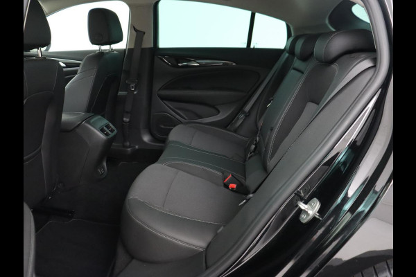 Opel Insignia 1.6 Turbo Innovation | 1e eigenaar | 55.500km NAP | Head-Up | Matrix-LED | Carplay | Navigatie | Camera | Keyless | Dodehoek detectie | Parkeerhulp | Cruise control | Climate control