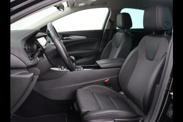 Opel Insignia 1.6 Turbo Innovation | 1e eigenaar | 55.500km NAP | Head-Up | Matrix-LED | Carplay | Navigatie | Camera | Keyless | Dodehoek detectie | Parkeerhulp | Cruise control | Climate control