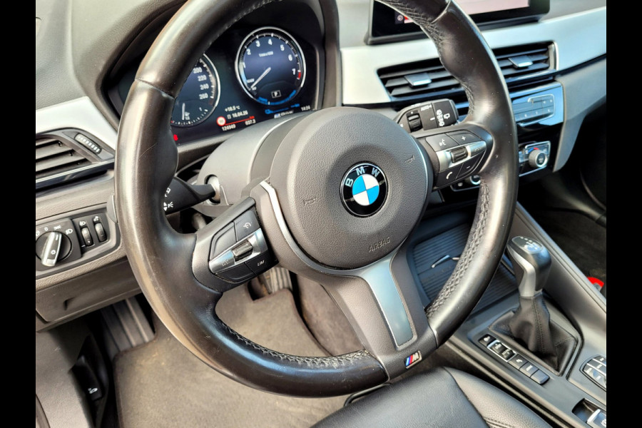 BMW X1 XDrive25e Pano, HUD, Cam, Harman, M-stuur, Leer