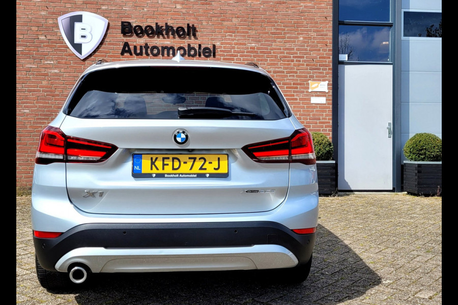 BMW X1 XDrive25e Pano, HUD, Cam, Harman, M-stuur, Leer