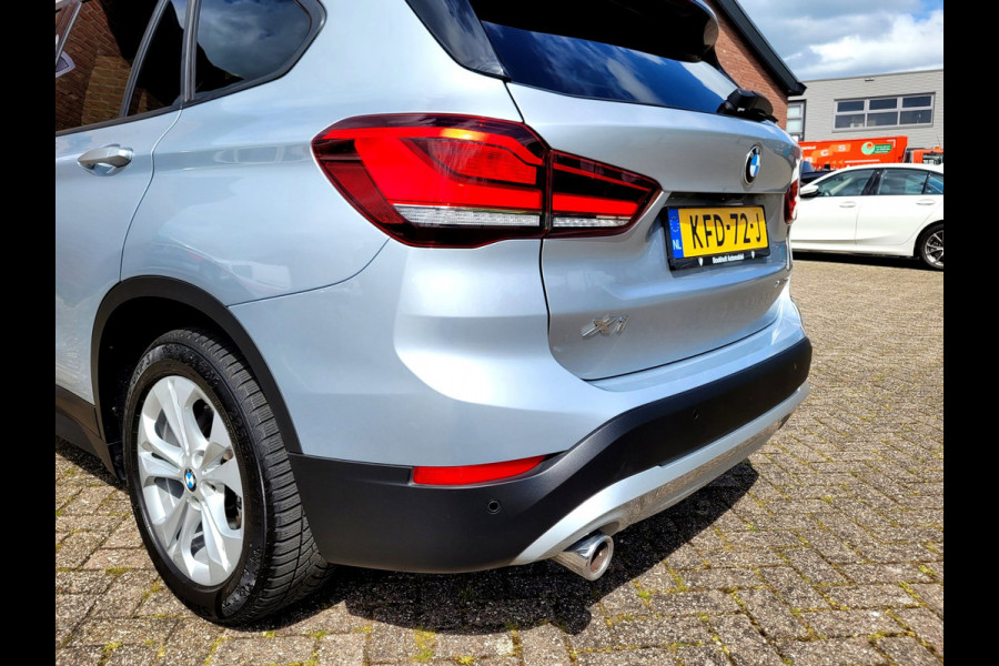 BMW X1 XDrive25e Pano, HUD, Cam, Harman, M-stuur, Leer