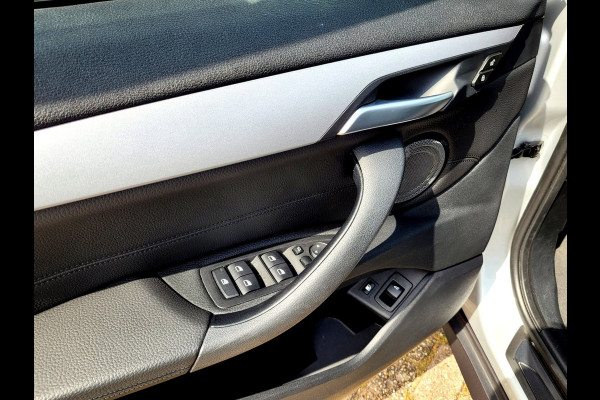 BMW X1 XDrive25e Pano, HUD, Cam, Harman, M-stuur, Leer