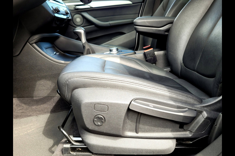 BMW X1 XDrive25e Pano, HUD, Cam, Harman, M-stuur, Leer
