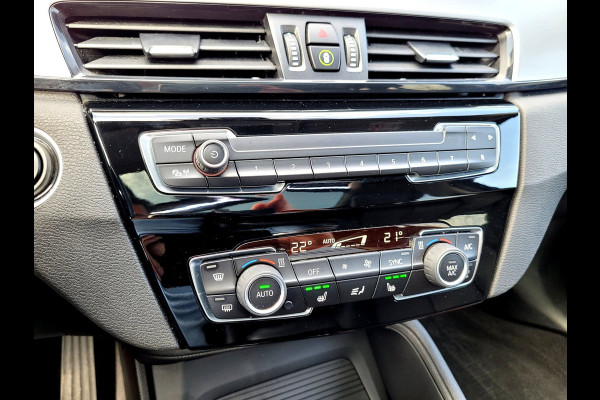 BMW X1 XDrive25e Pano, HUD, Cam, Harman, M-stuur, Leer