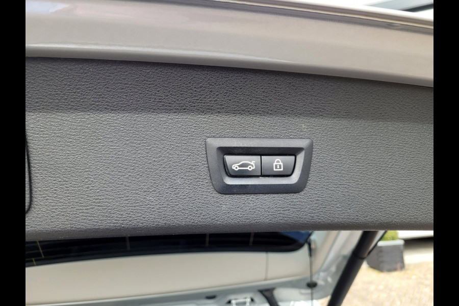 BMW X1 XDrive25e Pano, HUD, Cam, Harman, M-stuur, Leer
