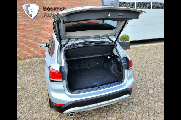 BMW X1 XDrive25e Pano, HUD, Cam, Harman, M-stuur, Leer